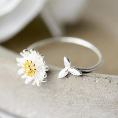 Daisy Flower Ring - Pura Jewels