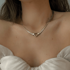 Collar de eslabones de corazón de oro