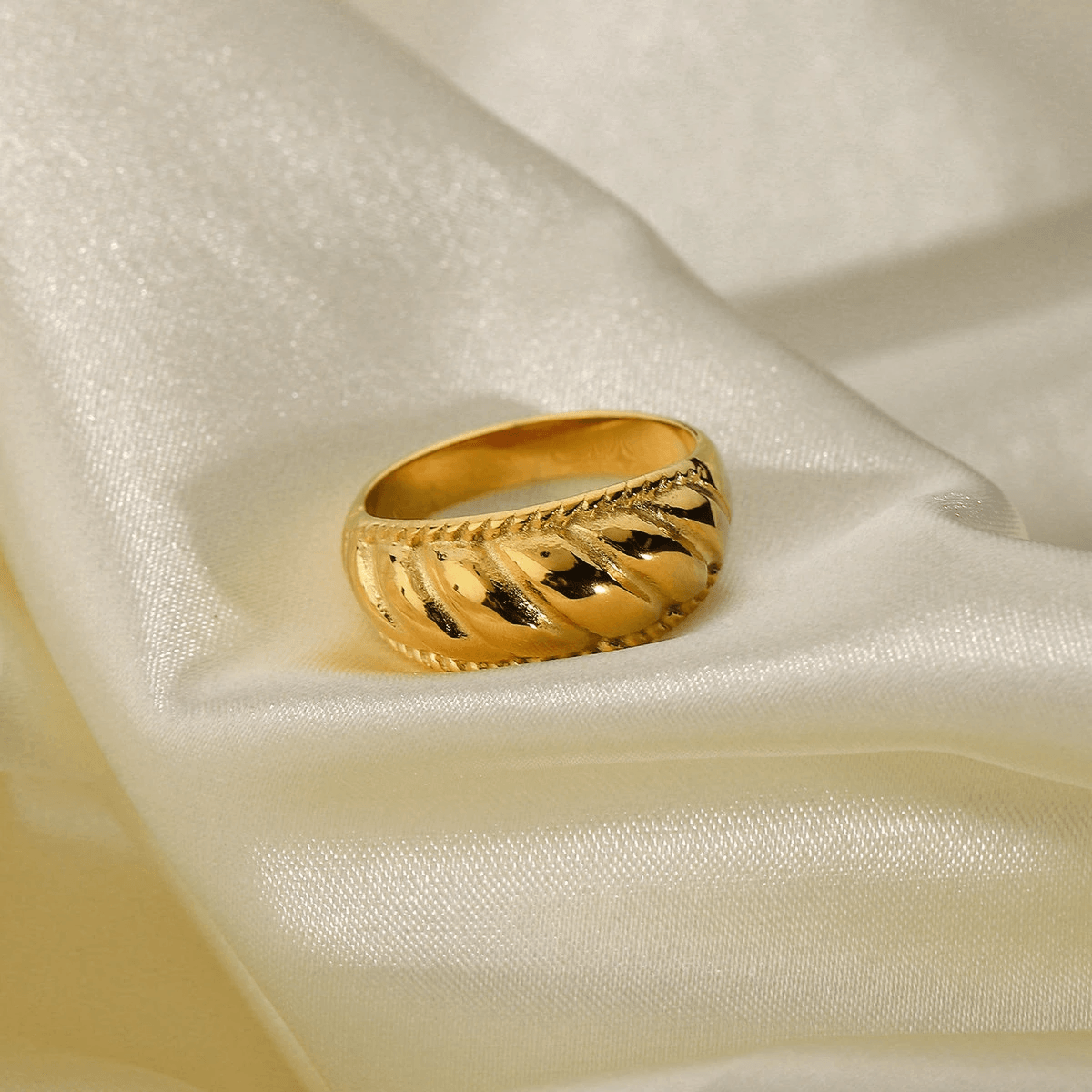Ella Croissant Ring - Pura Jewels