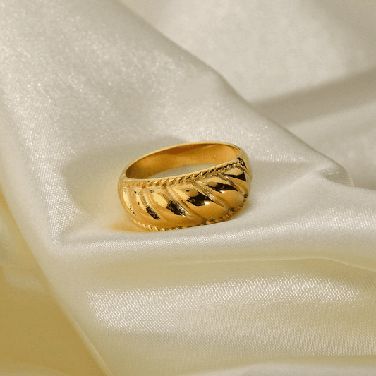 Ella Croissant Ring - Pura Jewels