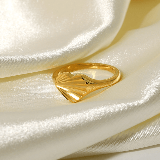 Sunburst Heart Ring - Pura Jewels