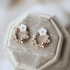 Pendientes florales de mariposa